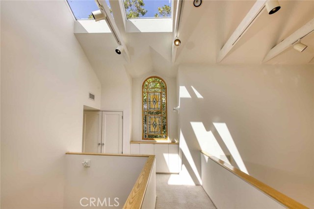 3847 Royal Woods Drive, Sherman Oaks CA: https://media.crmls.org/medias/6796dd84-e9fb-411e-9b31-c4112f45c57c.jpg