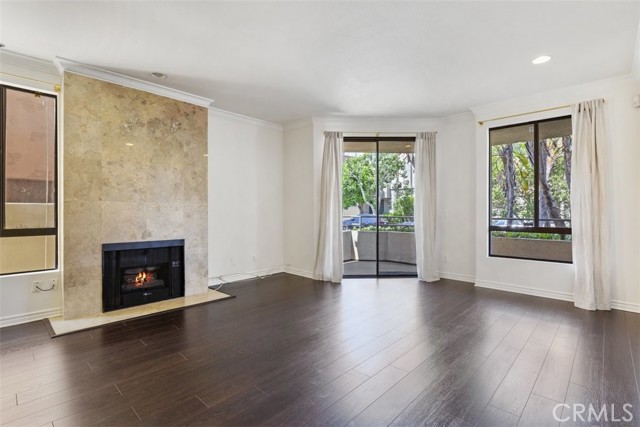 Detail Gallery Image 2 of 19 For 13920 Moorpark St #107,  Sherman Oaks,  CA 91423 - 3 Beds | 2 Baths