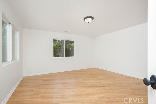 1247 Journeys End Drive, La Canada Flintridge CA: https://media.crmls.org/medias/6797a8c4-9b59-4994-914b-2c1af4224e25.jpg