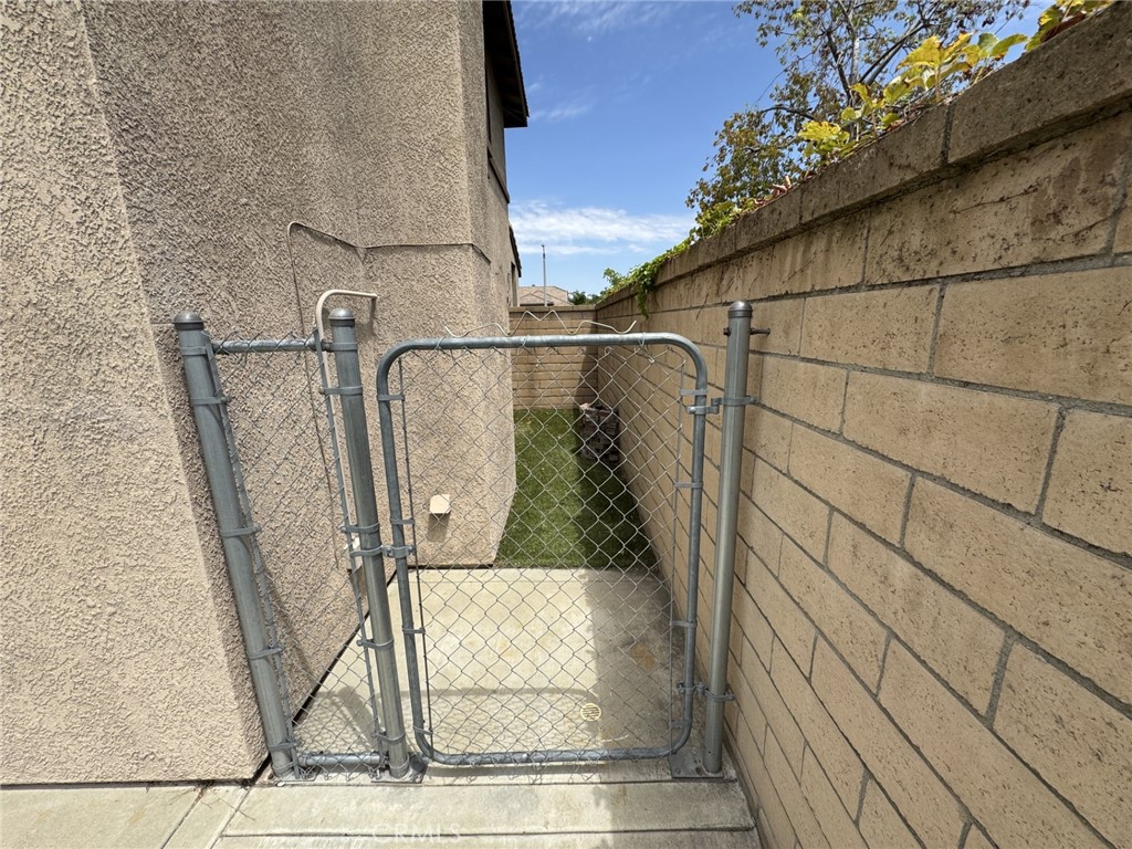 https://media.crmls.org/medias/6799aac3-a6b6-4464-bbad-58e2138d18b1.jpg?preset=X-Large