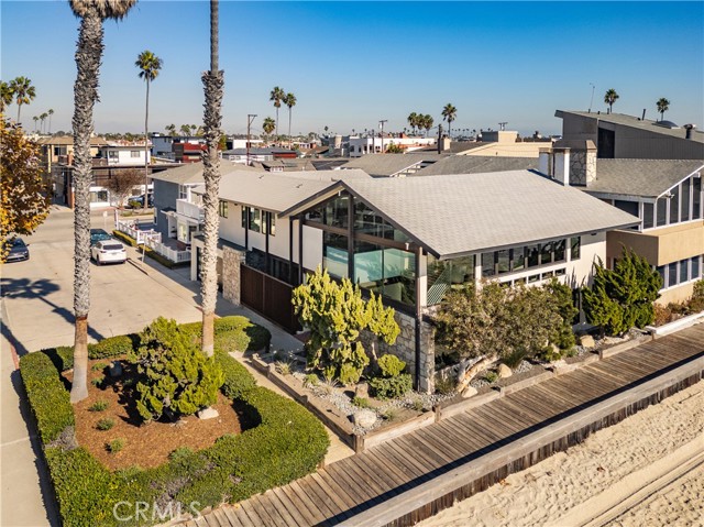 Detail Gallery Image 55 of 70 For 2 Laguna Pl, Long Beach,  CA 90803 - 4 Beds | 4 Baths