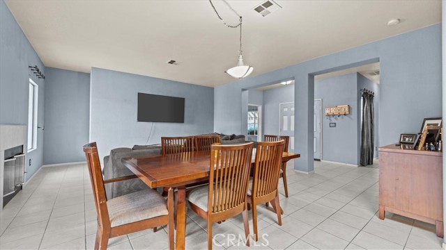 Detail Gallery Image 6 of 20 For 13541 Princeton Dr, Victorville,  CA 92392 - 3 Beds | 2 Baths
