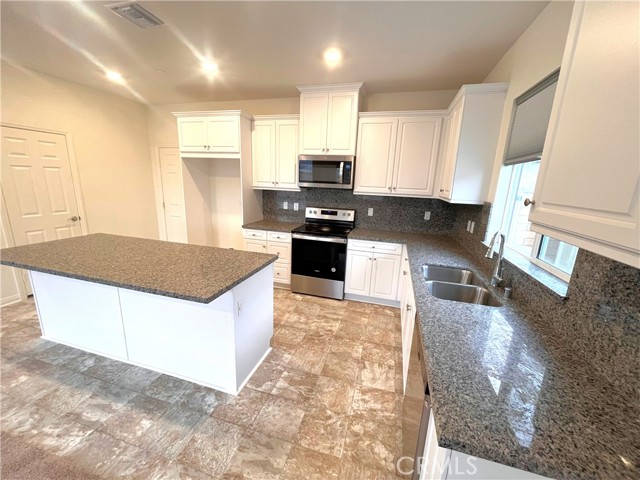 30544 Vera Cruz Circle, Winchester CA: https://media.crmls.org/medias/679b7c88-b47d-42ac-94cd-9058b8db9bf3.jpg