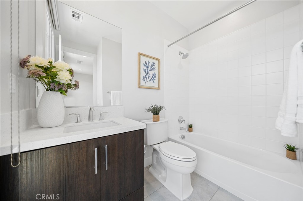 MLS #OC25239001 image #39