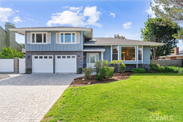12172 Woodlawn Avenue, North Tustin CA: https://media.crmls.org/medias/679c1102-2822-4d4e-a40b-5f7248a94a10.jpg