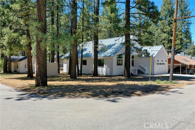 Detail Gallery Image 40 of 44 For 374 Mountainaire Ln, Big Bear Lake,  CA 92315 - 4 Beds | 3 Baths