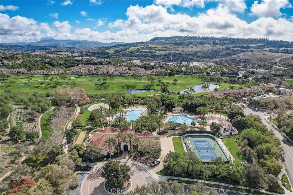 https://media.crmls.org/medias/679c5993-07db-4f85-bac0-0799d6a6680b.jpg?preset=X-Large