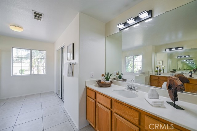 Detail Gallery Image 15 of 48 For 5703 Carolinas Ln, Corona,  CA 92880 - 5 Beds | 4 Baths