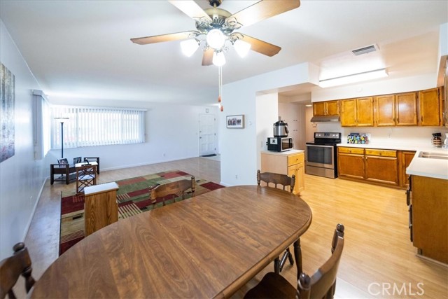 615 S Palm Avenue, Hemet CA: https://media.crmls.org/medias/679d16fb-3b4b-428a-880f-3112521656e8.jpg
