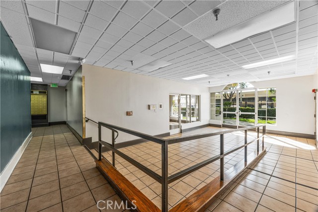 Detail Gallery Image 15 of 41 For 7018 Rita Ave #404,  Huntington Park,  CA 90255 - 3 Beds | 2 Baths