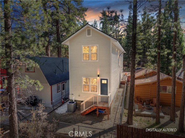 Detail Gallery Image 3 of 50 For 911 Sugarloaf, Big Bear City,  CA 92314 - 3 Beds | 3 Baths