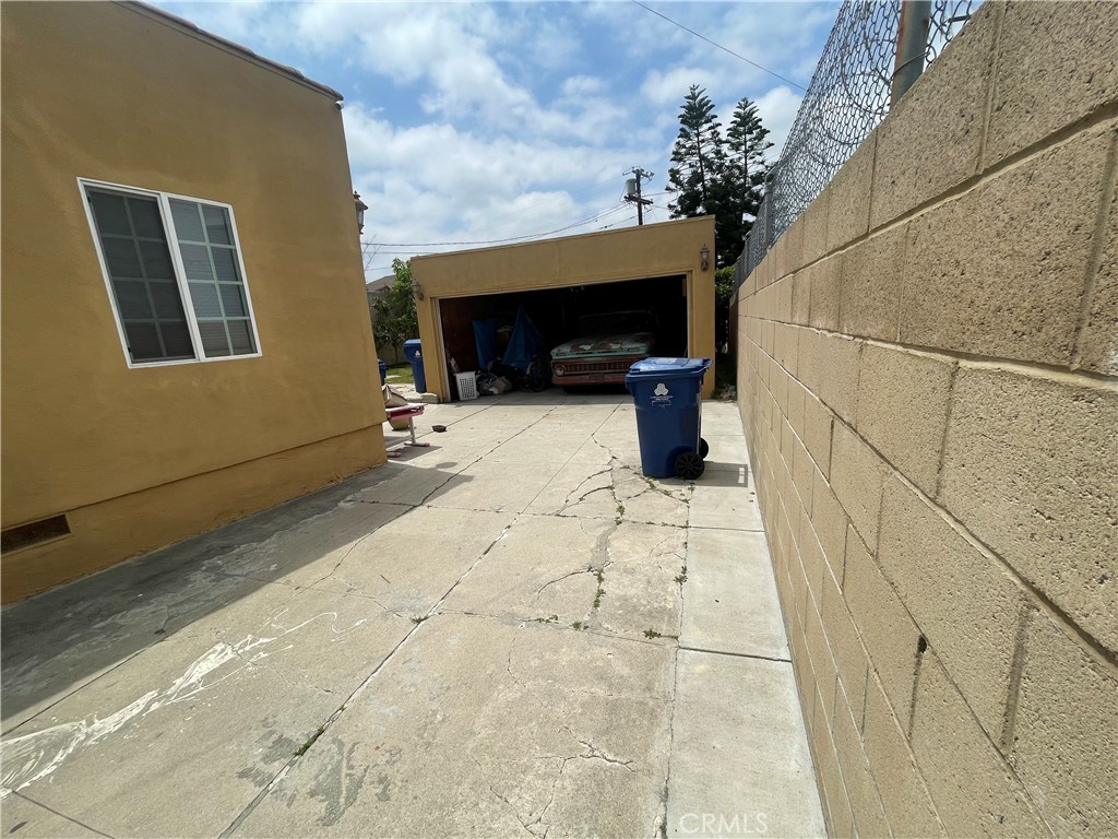 https://media.crmls.org/medias/679ea168-fbf0-4841-9468-8414fa620a59.jpg?preset=X-Large