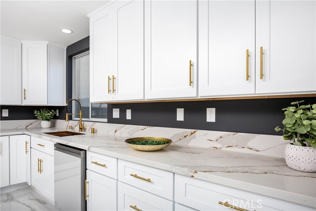 Detail Gallery Image 15 of 36 For 37624 Ribbon, Palmdale,  CA 93552 - 4 Beds | 2 Baths