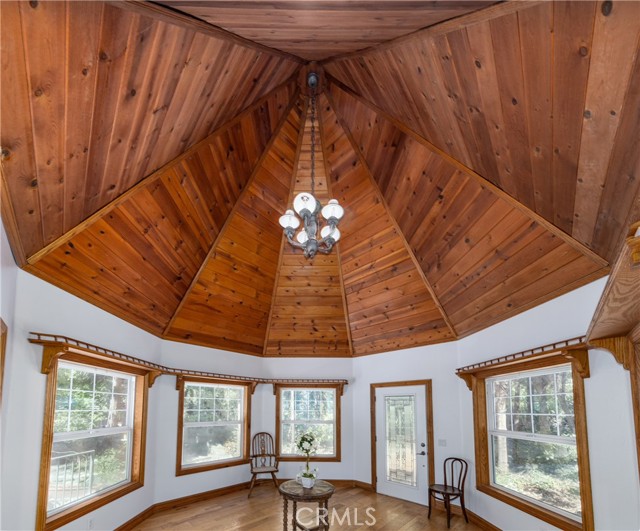 Detail Gallery Image 3 of 41 For 1840 Old Waterman Canyon Rd, San Bernardino,  CA 92404 - 3 Beds | 3/1 Baths