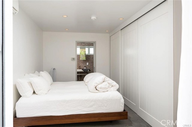 Detail Gallery Image 22 of 41 For 137 15th St, Manhattan Beach,  CA 90266 - 2 Beds | 2 Baths