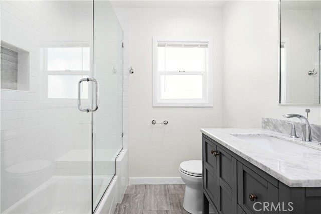 Lower Unit | Bathroom