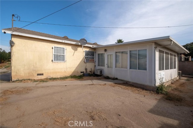 Detail Gallery Image 6 of 14 For 2616 W Billings St, Compton,  CA 90220 - 3 Beds | 1/1 Baths