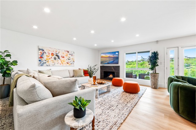 9 Jasmine Creek Dr, Corona del Mar CA: https://media.crmls.org/medias/679fce79-c471-4939-83e9-43ea071dd8b7.jpg