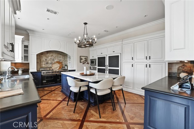 20 Cherry Hills Lane, Newport Beach CA: https://media.crmls.org/medias/67a0275a-7ea7-4ab2-9c0d-e6a505f021c8.jpg
