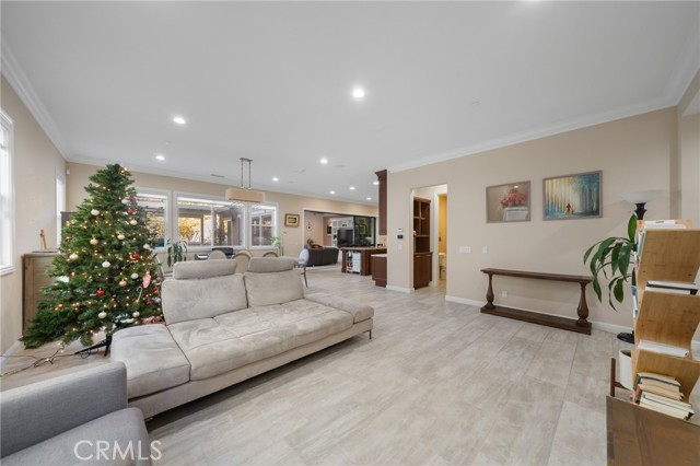 Detail Gallery Image 8 of 40 For 19 Hollyhock, Lake Forest,  CA 92630 - 5 Beds | 5/1 Baths