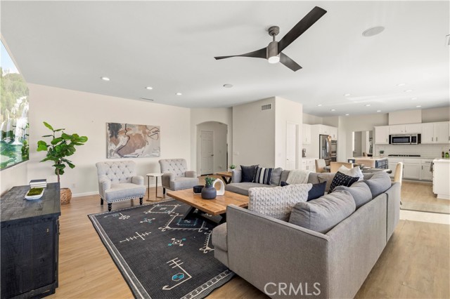 Detail Gallery Image 25 of 59 For 26451 Puffin Pl, Canyon Country,  CA 91387 - 4 Beds | 3 Baths