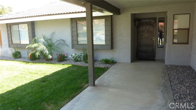 284 Celeste Drive, Riverside CA: https://media.crmls.org/medias/67a2c4fb-a11b-4cef-9d0f-e284bda54965.jpg