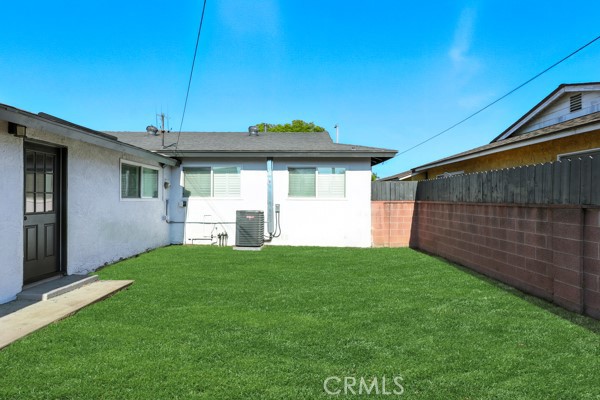 15605 Kervin Avenue, Paramount CA: https://media.crmls.org/medias/67a2e72c-d3ae-44a2-8616-3d6cb3172ebe.jpg