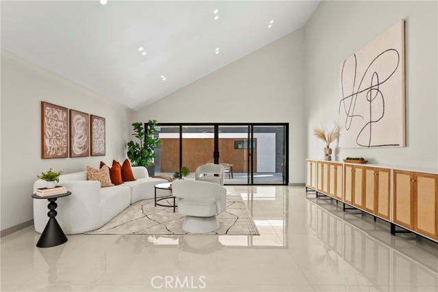 Detail Gallery Image 14 of 37 For 14242 Hortense, Sherman Oaks,  CA 91423 - 4 Beds | 4 Baths