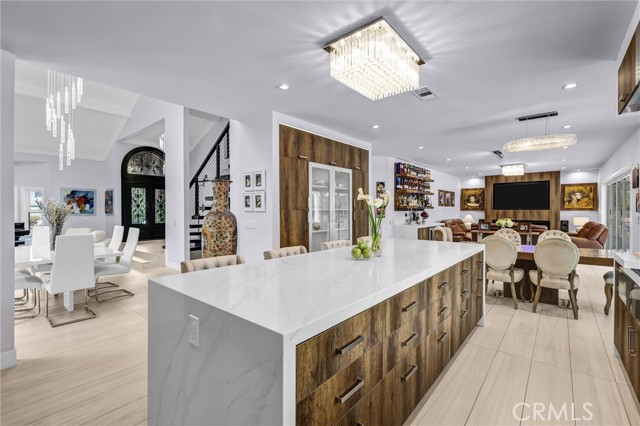 Detail Gallery Image 11 of 53 For 25432 Nottingham Ct, Laguna Hills,  CA 92653 - 5 Beds | 4/1 Baths