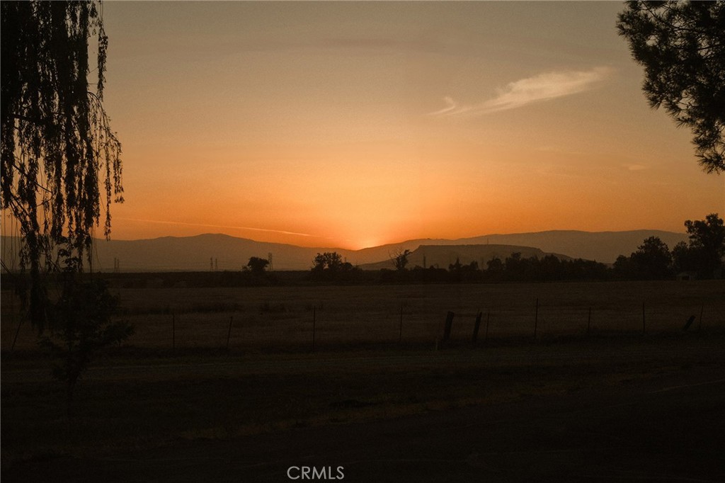 https://media.crmls.org/medias/67a51a79-598e-48ba-82ec-1b8f44e39ad1.jpg?preset=X-Large