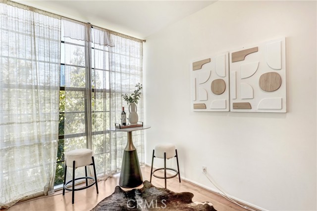 Detail Gallery Image 6 of 26 For 3884 Fredonia Dr #F,  Los Angeles,  CA 90068 - 2 Beds | 3 Baths