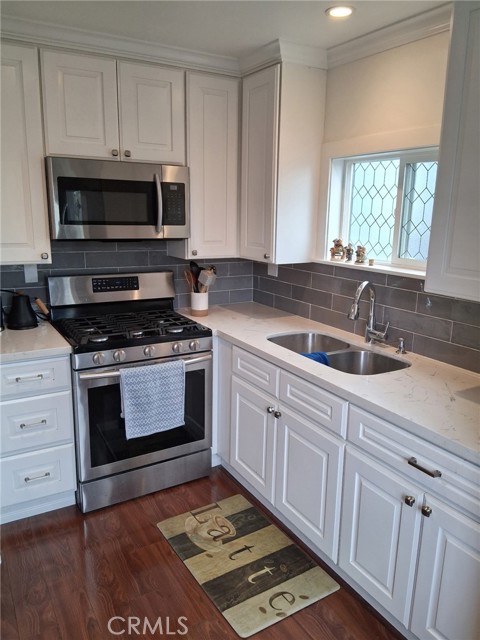 2 Bed Home for Sale in Costa Mesa, California