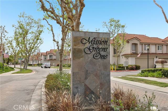 1 Buttercup, Rancho Santa Margarita CA: https://media.crmls.org/medias/67a76b4c-0987-4ae6-8a10-7fd9e1d56489.jpg