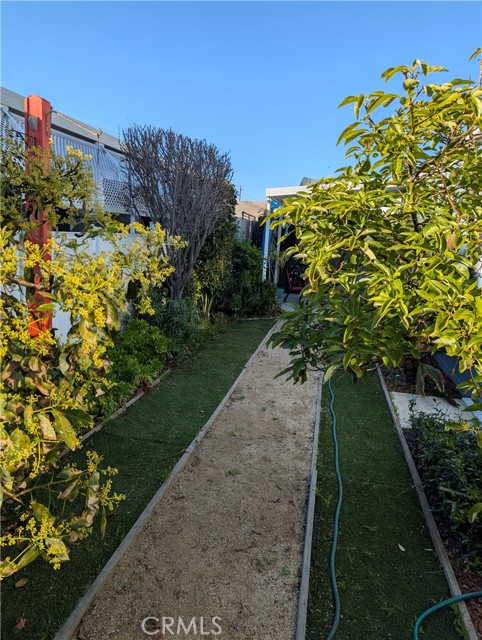 Detail Gallery Image 8 of 11 For 1750 Whittier, Costa Mesa,  CA 92627 - 3 Beds | 2 Baths