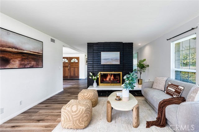 448 E Sandra Avenue, Arcadia CA: https://media.crmls.org/medias/67a7c287-91f9-434e-b6a5-7b018acc0c95.jpg
