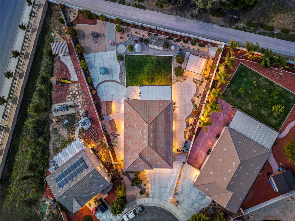 https://media.crmls.org/medias/67a84e7d-f75c-4805-838a-7e73b74f0400.jpg?preset=X-Large