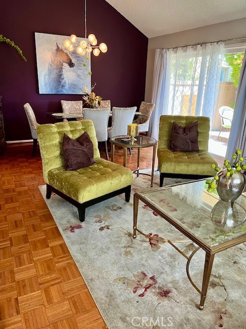Detail Gallery Image 4 of 16 For 320 Kanan Rd, Oak Park,  CA 91377 - 3 Beds | 2/1 Baths