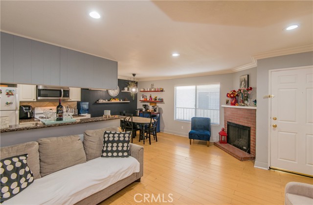 7045 Woodley Avenue, 218 photo 4