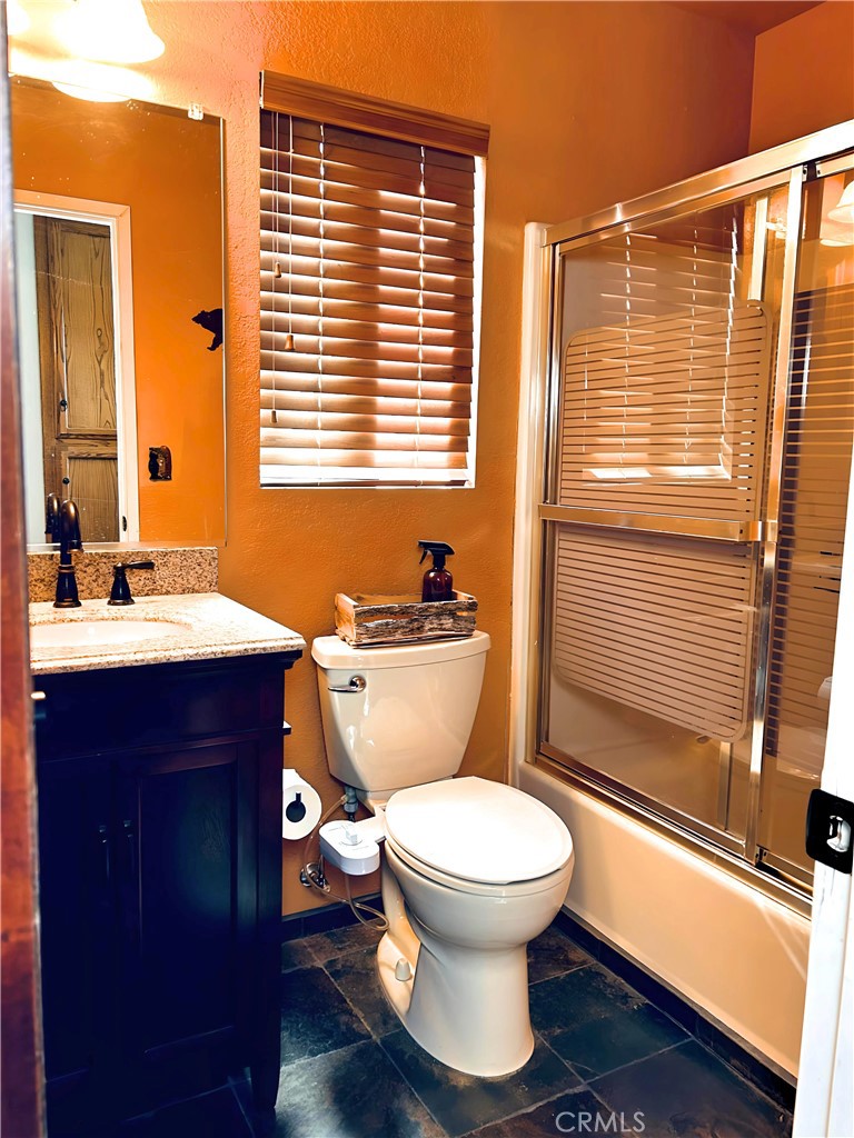 https://media.crmls.org/medias/67aaf7d0-7f04-447b-9624-c5b6f8844119.jpg?preset=X-Large
