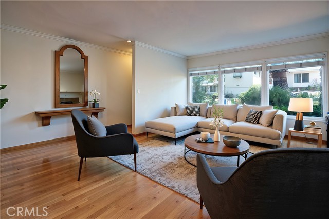 10109 Parr Avenue, Sunland CA: https://media.crmls.org/medias/67ab2e28-d19c-4018-a94f-88ff03f3956a.jpg