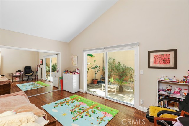 3751 Prestwick Drive, Los Angeles CA: https://media.crmls.org/medias/67ab419a-2229-44fa-887c-06c3d072b07b.jpg