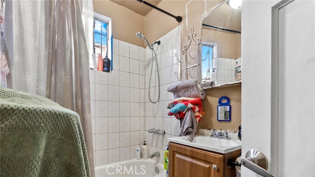 Detail Gallery Image 22 of 62 For 413 E 81st St, Los Angeles,  CA 90003 - – Beds | – Baths