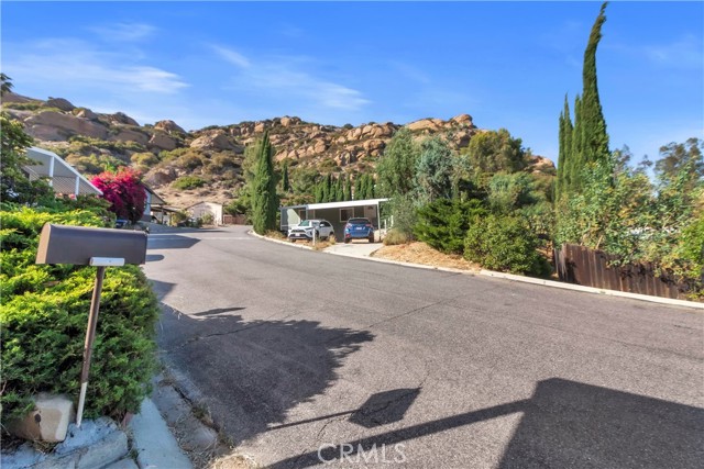 24425 Woolsey Canyon Road, Canoga Park CA: https://media.crmls.org/medias/67ab93e5-3398-4db7-bf51-7541349b6b8e.jpg