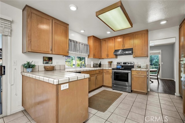 Detail Gallery Image 10 of 30 For 18278 North Shore Dr, Hidden Valley Lake,  CA 95467 - 3 Beds | 2 Baths