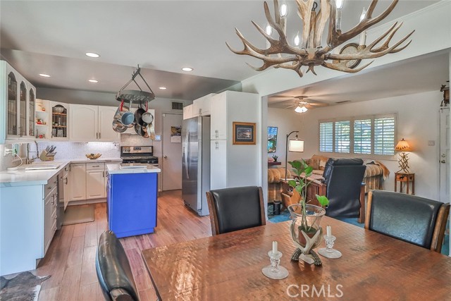2289 Kelsey Street, Simi Valley CA: https://media.crmls.org/medias/67ad3b7e-c296-4a8d-9222-9a76af60fb3a.jpg