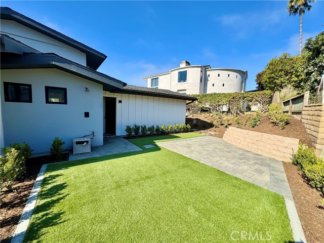 Detail Gallery Image 21 of 27 For 980 Meadowlark Ln, Laguna Beach,  CA 92651 - 3 Beds | 3 Baths