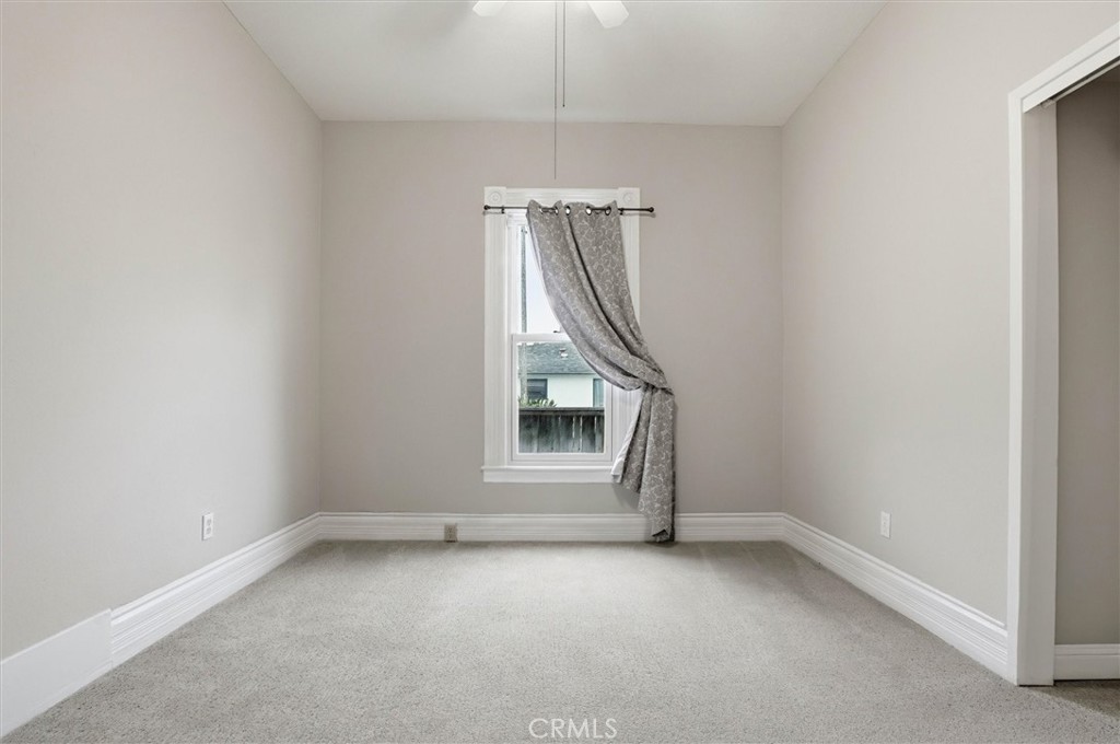 https://media.crmls.org/medias/67add5be-a10b-4768-82d4-15822dafdd45.jpg?preset=X-Large