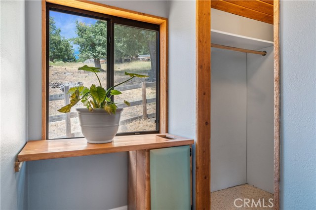 Detail Gallery Image 14 of 30 For 26120 Deertrail Dr, Tehachapi,  CA 93561 - 3 Beds | 2 Baths