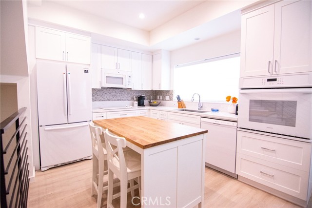 Detail Gallery Image 16 of 53 For 1187 Crenshaw Bld #102,  Los Angeles,  CA 90019 - 2 Beds | 3 Baths