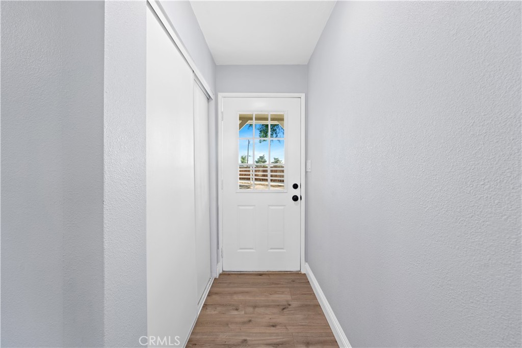 https://media.crmls.org/medias/67ae6fa3-4787-4608-8070-b56c4b29f7f0.jpg?preset=X-Large